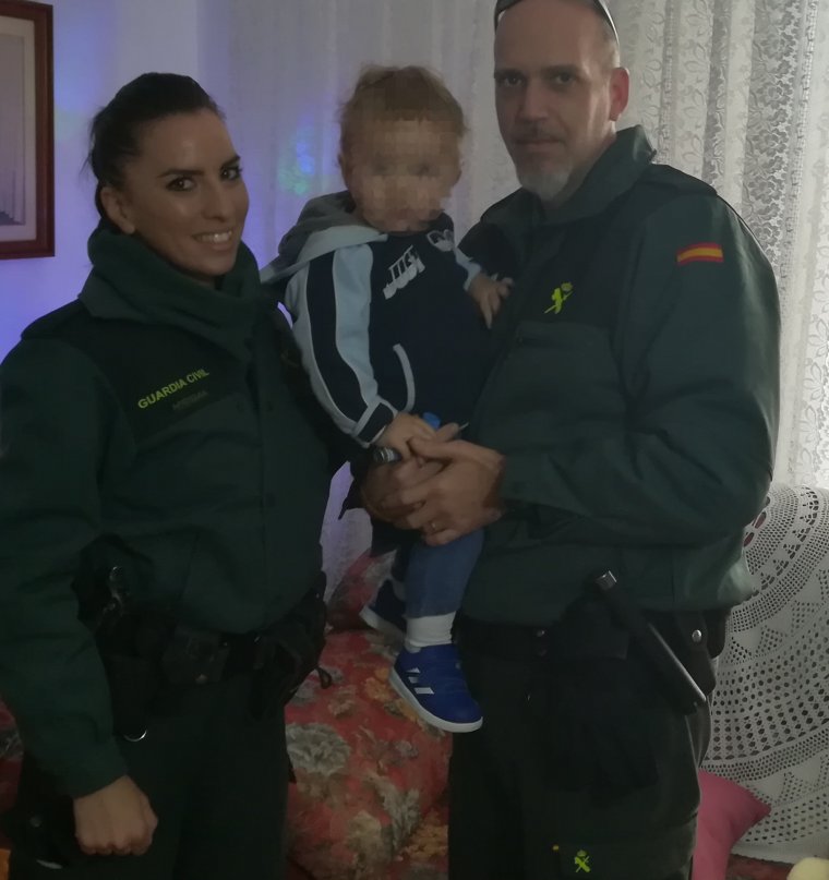 La Guàrdia Civil auxilia a un bebé que es trobava inconscient en Mareny de Sant Llorenç
