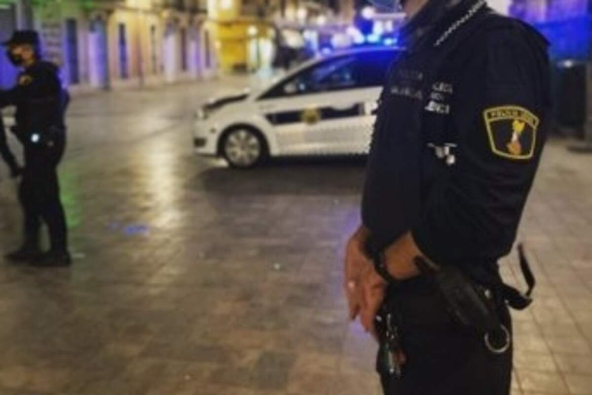 La Policia irrompre en discoteques de València i imposa 300 multes per incomplir normes sanitàries