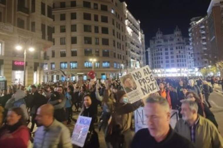 Una manifestació contra el passaport covid recorre el centre de València