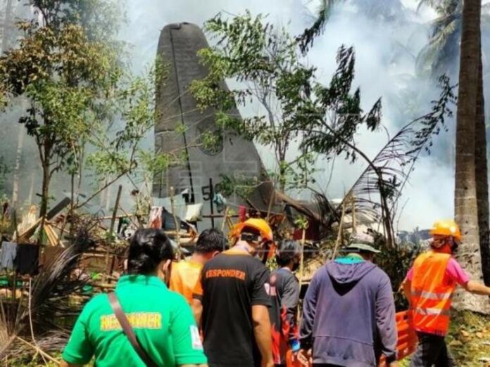 Accident d'un avió de l'exèrcit filipí amb 85 persones a bord