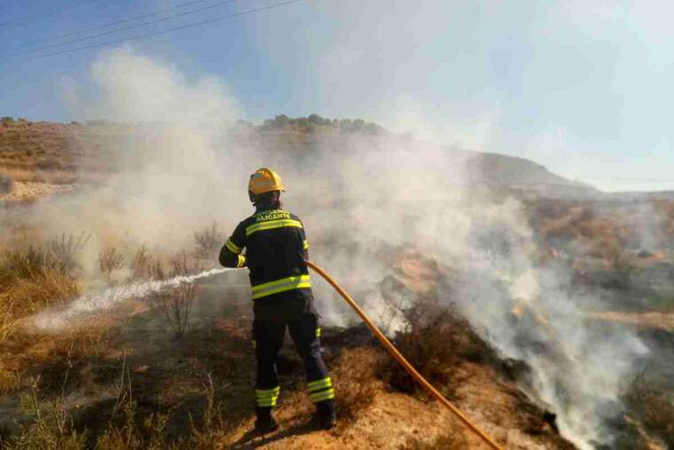 Incendi en la serra de Fontcalent en Alacant