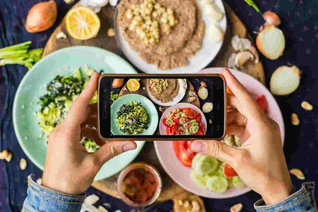 Els influencers intenten vendre el seu pes a les xarxes per menjar gratis