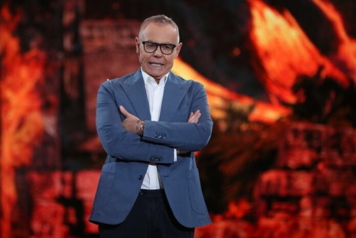 Presentador Jordi González al plató de Supervivientes Presentador Jordi González al plató de Supervivientes