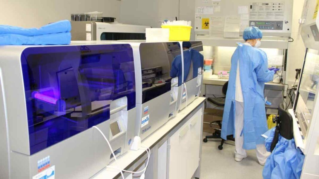 El Laboratori d'Anàlisis Clíniques de l'ICS a l'Hospital Joan XXIII de Tarragona.