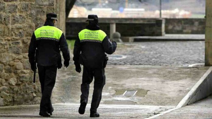 La sangre goteaba del piso de arriba al patio interior
