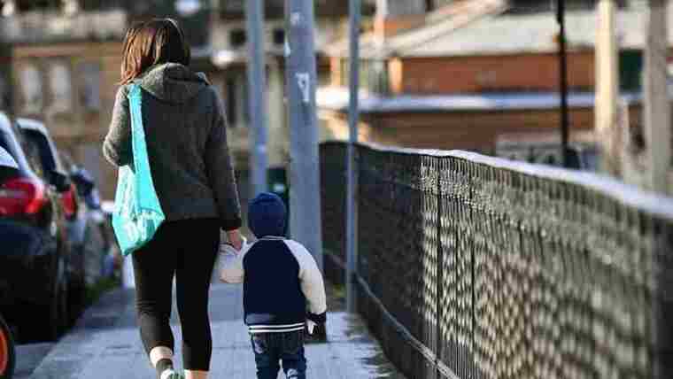 El Gobierno cambia de planes y permitirá a los niños salir a pasear