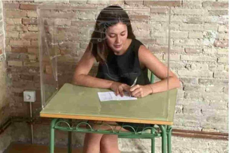 La pantalla és econòmica, segons afirma l'empresa
