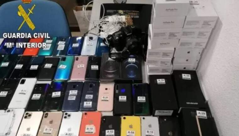 Telèfons mòbils confiscats