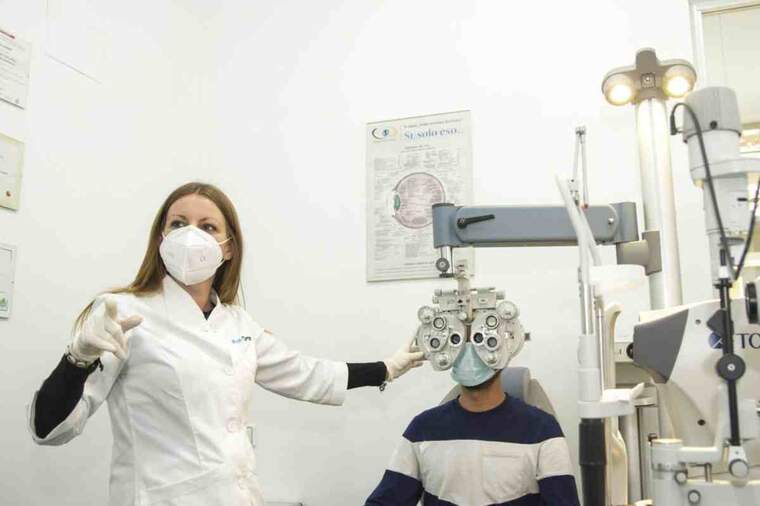 El COOCV denúncia a Sanitat per no incloure als òptics-optometristes en els plans de vacunació