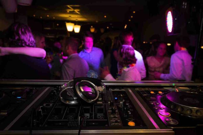 El jutge considera que preval l'interès «general», per sobre de la importància econòmica de l'hostaleria