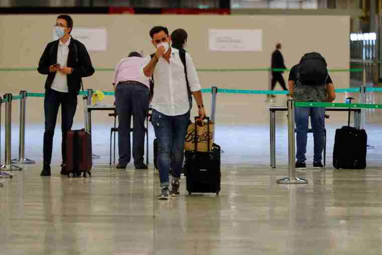 Sigue el temor a que Barajas se convierta en el gran punto de rebrote del coronavirus