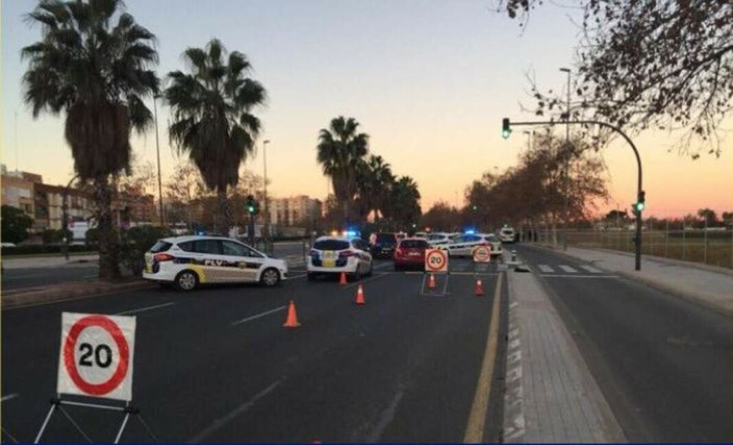 La Policia Local de València ha començat este dimecres controls de trànsit per a evitar la propagació del coronavirus