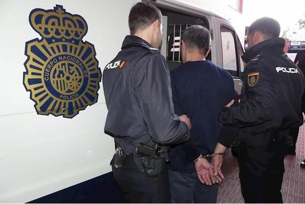 La Policia Nacional d'Elx ha detingut a un home de 49 anys per amenaçar de mort a la seua parella