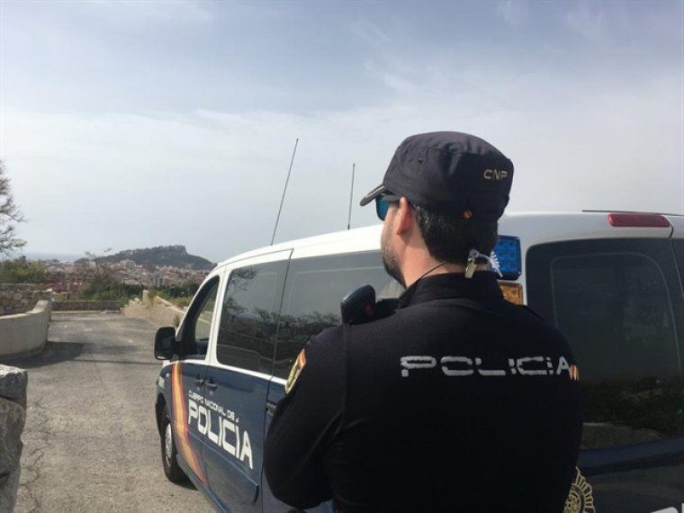 La Policía Nacional ha detenido al hombre por un supuesto delito de abusos sexuales