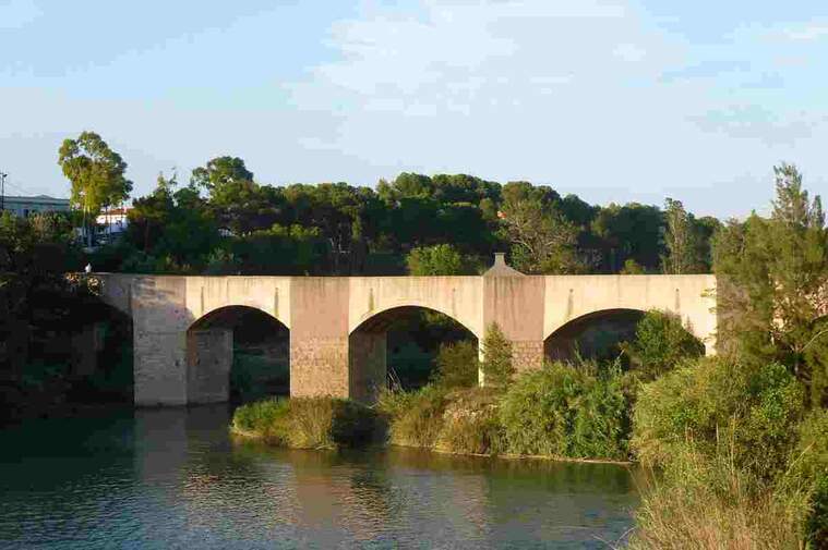 Declarat incendi prop del pont de Santa Quitèria en Vila-Real