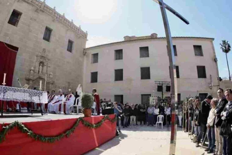 Oltra veu complicat la celebració de la Santa Faç en Alacant