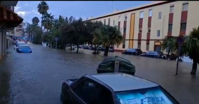 Imatge dels carrers de Sagunt completament inundats per les pluges torrencials