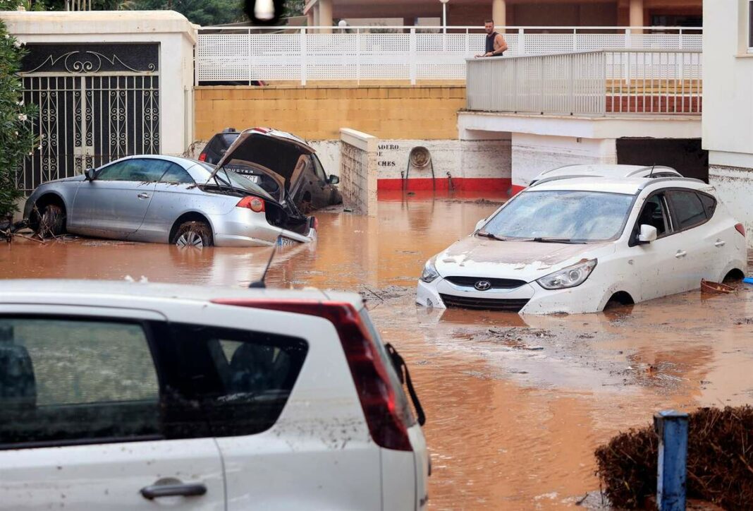 Imatge dels carrers de Sagunt completament inundats per les pluges torrencials
