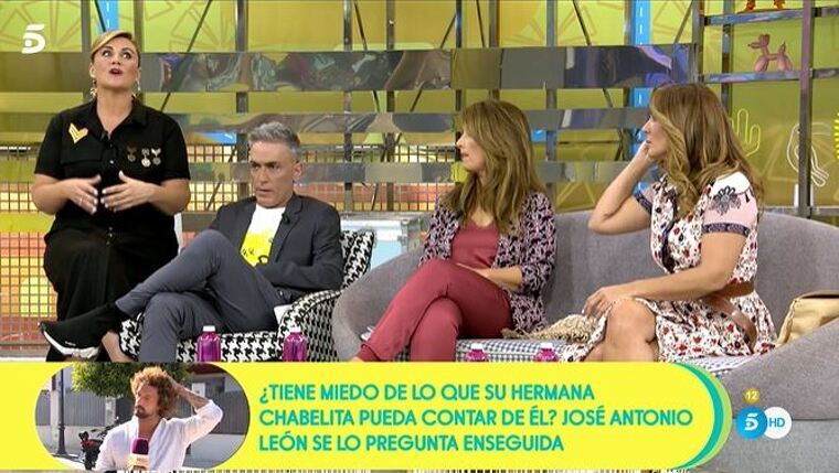 Los colaboradores en el plató de 'Sálvame'