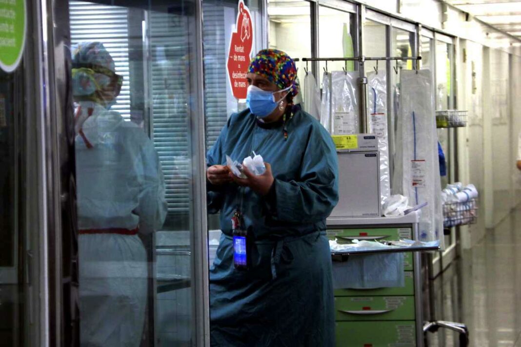 El darrer balanç de Salut xifra en 666 els pacients ingressats en UCI als hospitals catalans.