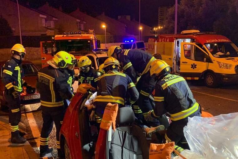 La Policia Local i Bombers del SPEIS intervenen en tres accidents greus de matinada a Alacant