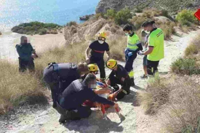 La dona s'ha trencat la tíbia