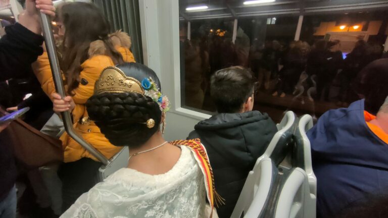 Metro i tramvia 24 hores del 15 al 20 de març per les Falles