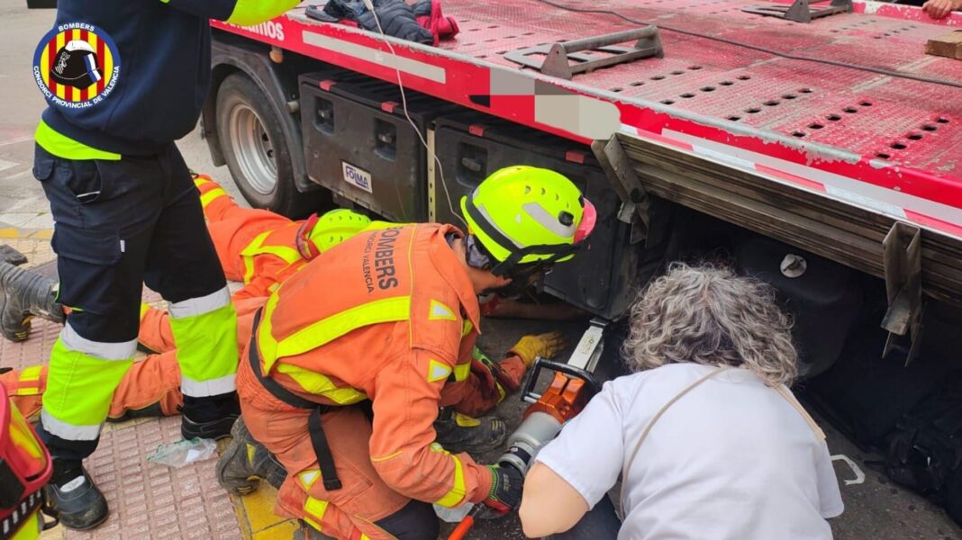 Accident d'un patinet amb una grua a Cullera