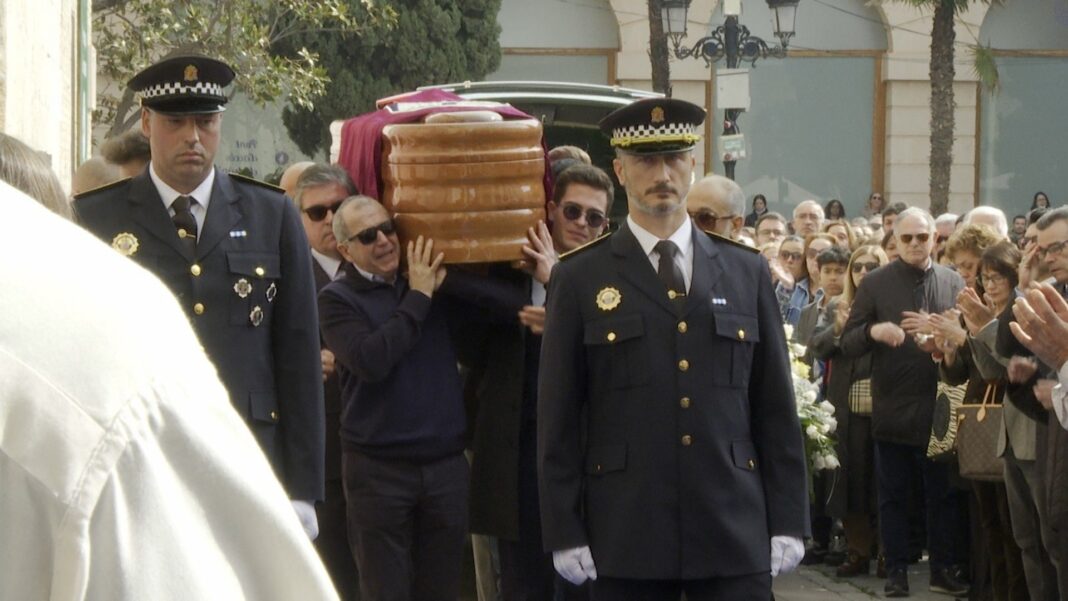 Funeral exalcalde de Gandia Arturo Torro. Soterrar