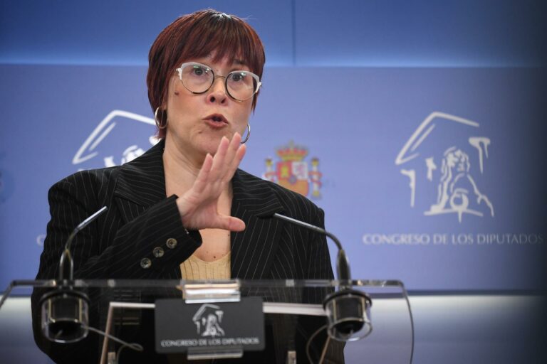 Compromís exigix a Feijóo que deixe d”amagar-se’ i de fer ‘càlculs polítics’ i que decidisca ja quan ‘mata Mazón’