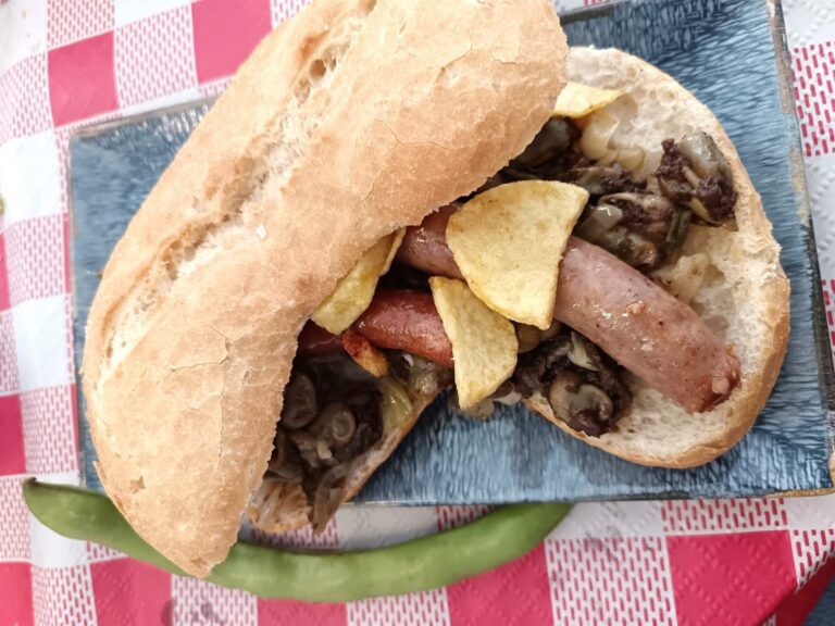 El Gremi de Forners i Pastissers lidera un projecte per a convertir la pataqueta en ‘senyal d’identitat valenciana’