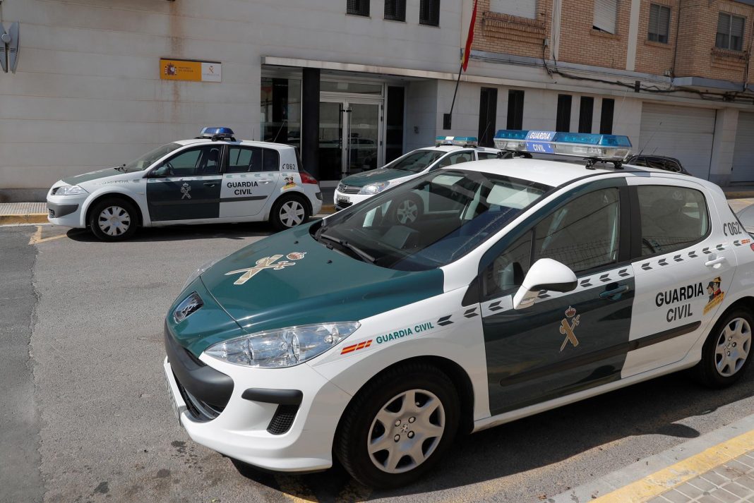 Tirs per l'esquena a Alfafar. Caserna de la Guaràdia Civil