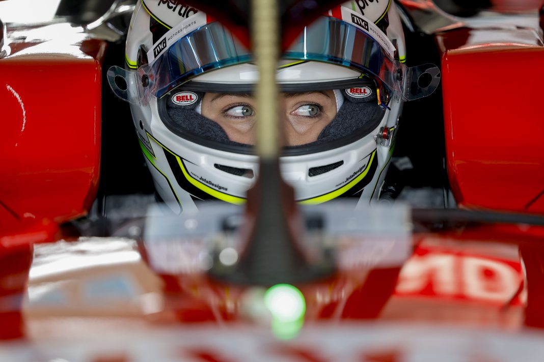 Nerea Martí y Marta García disfrutan del test en el que Chambers marcó el mejor crono