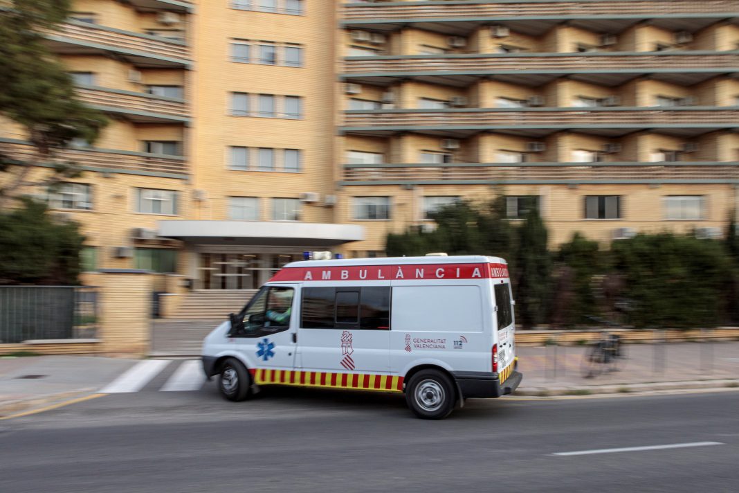 Hospitalizado un hombre que se ha prendido fuego en plena calle en Aldaia (Valencia)