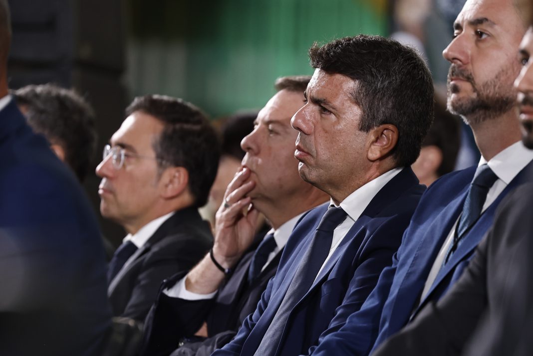 Abascal acusa a Sánchez de organizar un