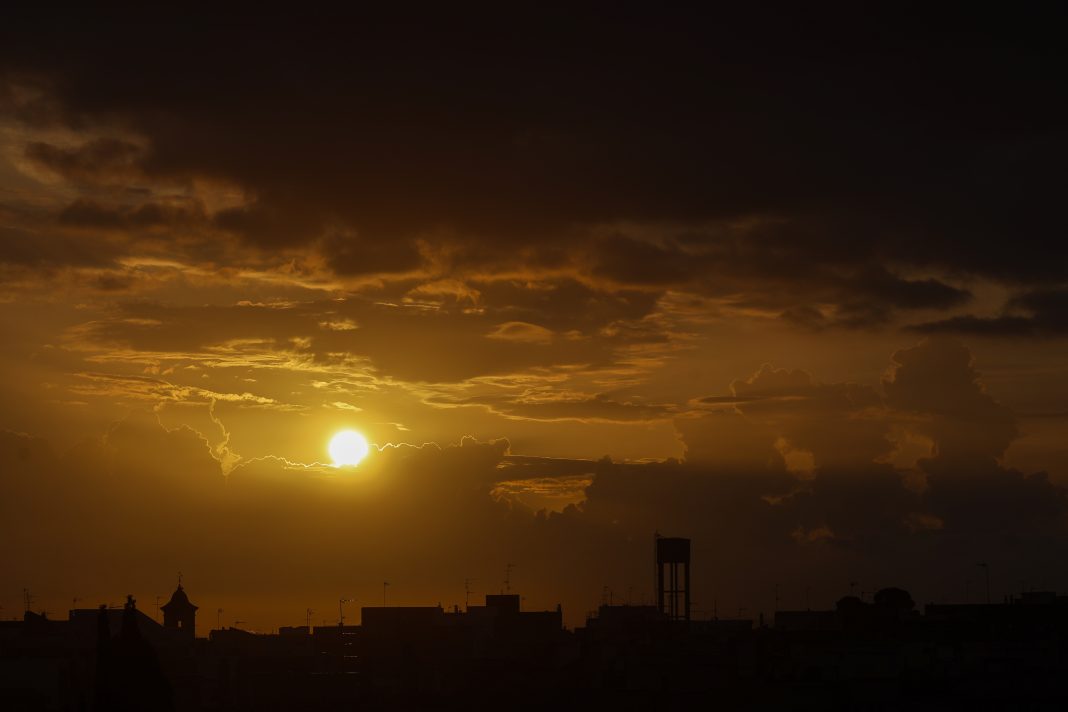 Cielo poco nuboso y descenso de las temperaturas mínimas en el sur de la Comunitat