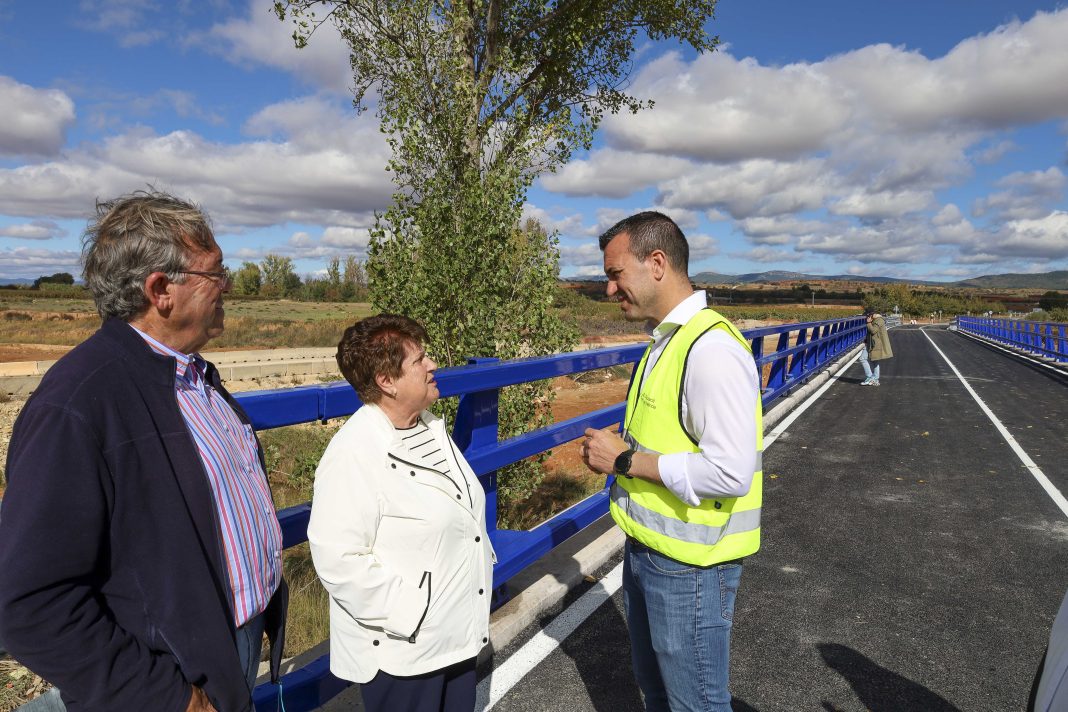 Se reabren dos puentes para volver a conectar Requena con varias pedanías tras la dana