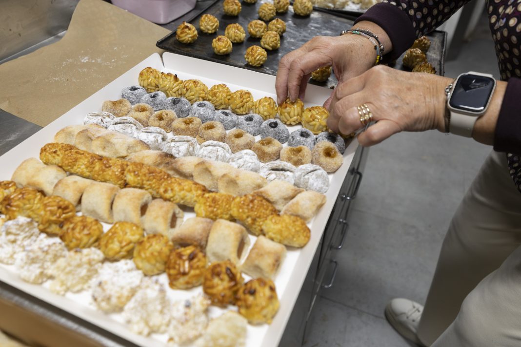 De buñuelos a cupcakes, los dulces tradicionales dan paso a nuevas creaciones de Halloween