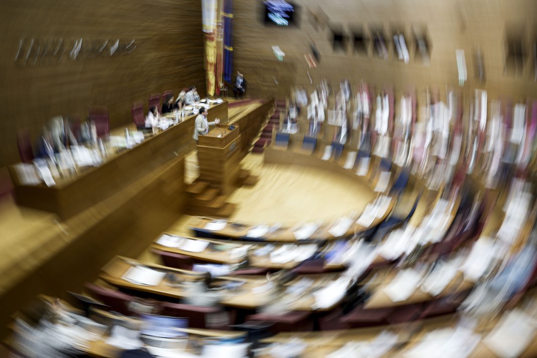 Compromís: No presentar presupuestos constata que el Consell continúa noqueado