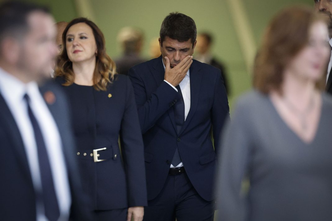 Sumar responde a Mazón señalando que su única reflexión posible es la dimisión