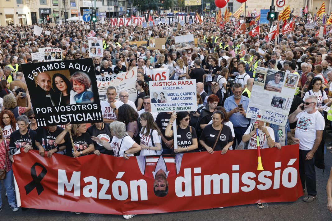 Una multitudinaria manifestación por el primer año de la dana pide que Mazón se vaya ya