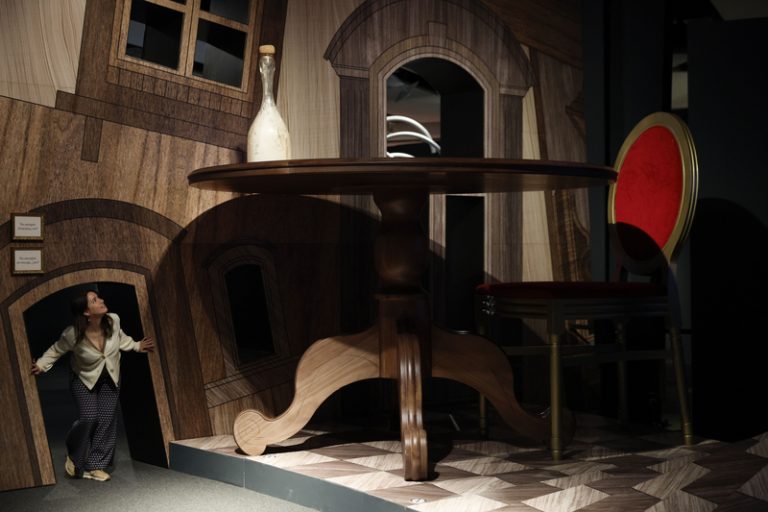 Caixaforum València obri una gran immersió en els mons d’Alicia