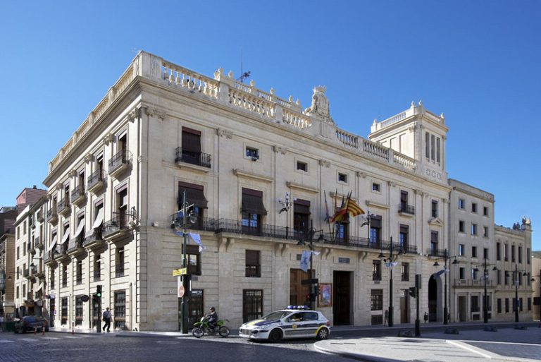 L’alcalde d’Alcoi perd la moció de confiança i s’obri la porta a una censura