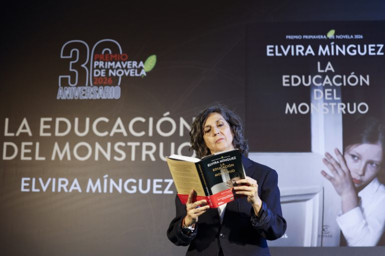 Elvira Mínguez explora la por, la memòria i el monstre interior en la seua nova novel·la