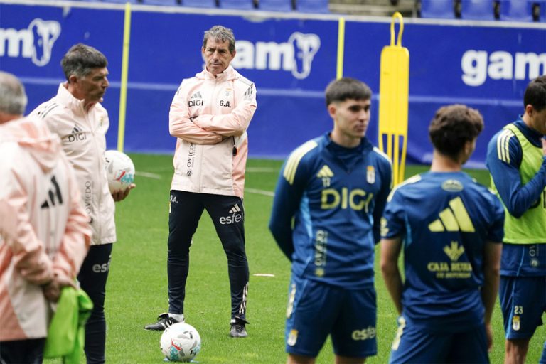 L’Oviedo s’aferra a la permanència davant un Vila-real llançat cap a la Champions