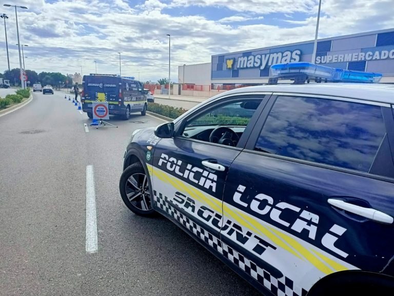 La Policia Local de Sagunt evita el robatori d’una furgoneta de repartiment carregada de paquets