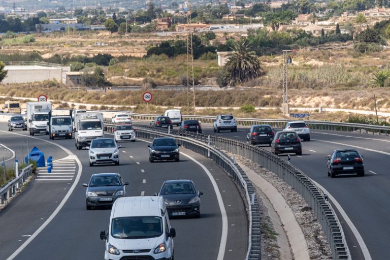 La DGT reforça el control de velocitat a Alacant amb 300 agents durant una setmana