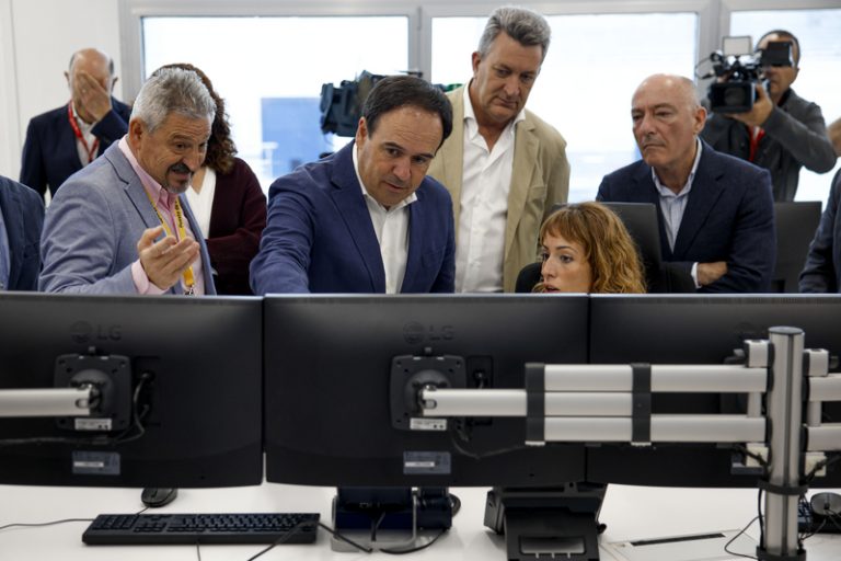 Pérez Llorca reclama esperar a la investigació sobre la contractació de la seua parella abans de jutjar