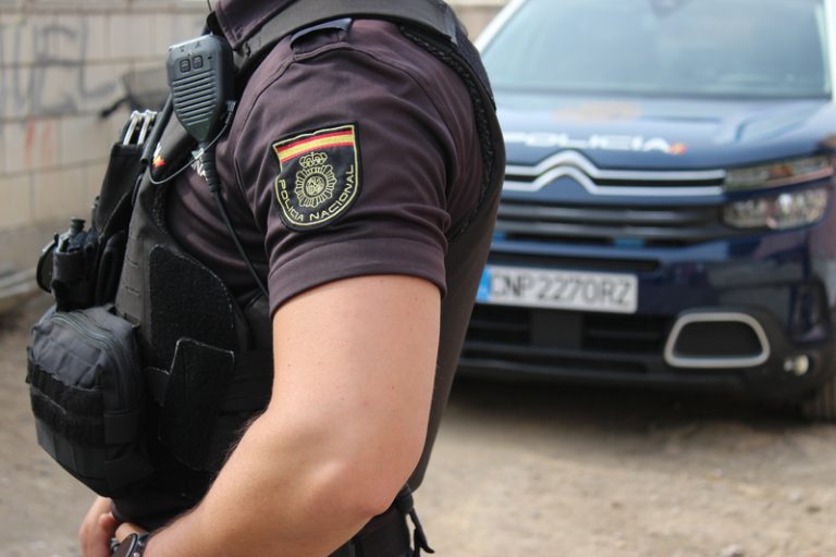 Detinguda una mare per agredir a una professora en una escola infantil d’Elda