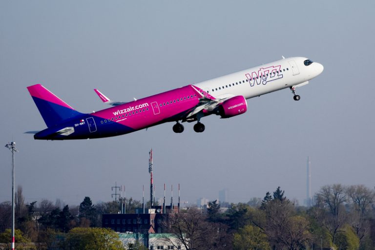 Wizz Air reforçarà en 2026 les seues rutes a València i obrirà una connexió directa amb Torí
